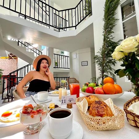 Hotel Bombay بانيوس المظهر الخارجي الصورة