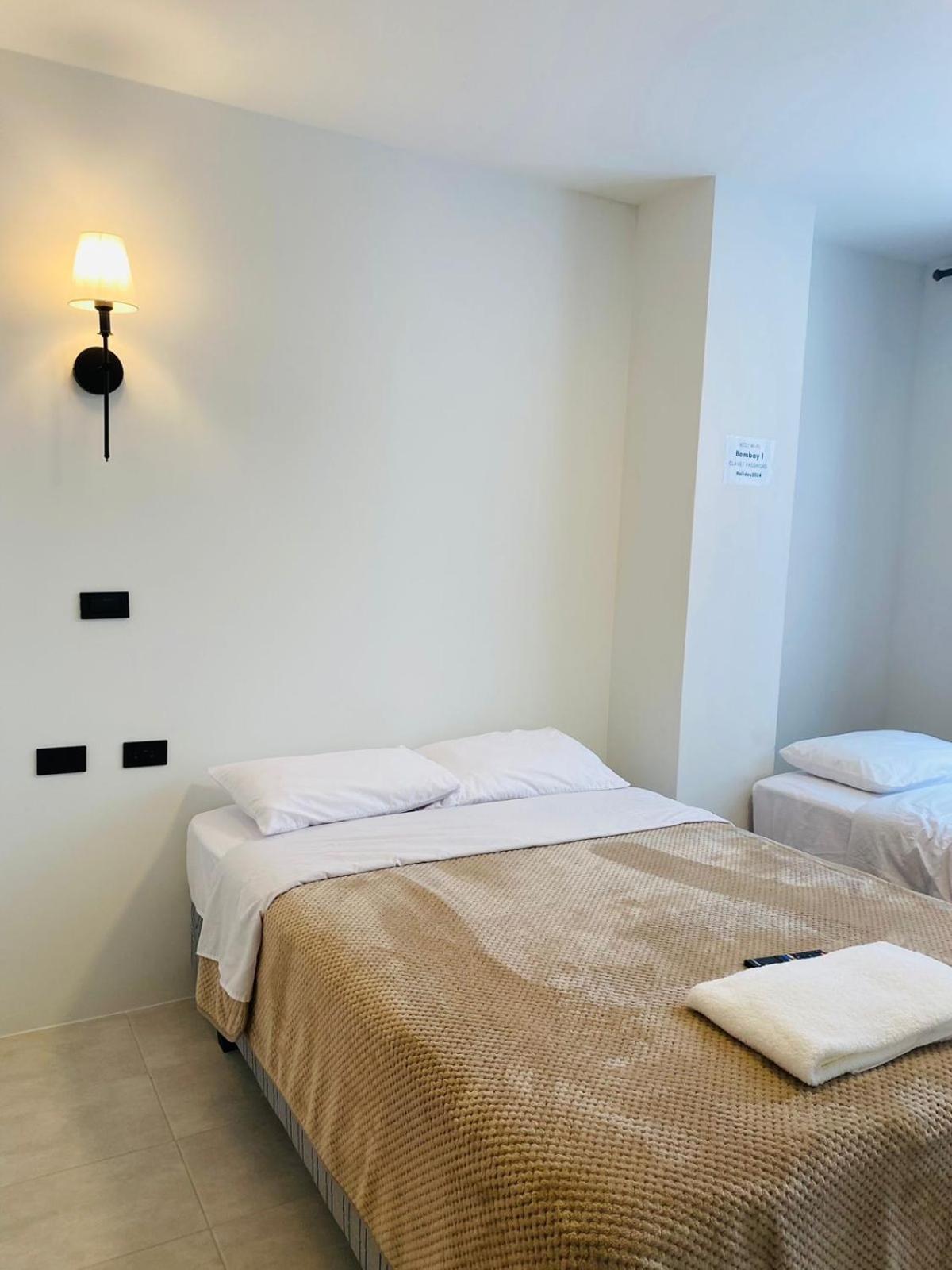Hotel Bombay بانيوس المظهر الخارجي الصورة