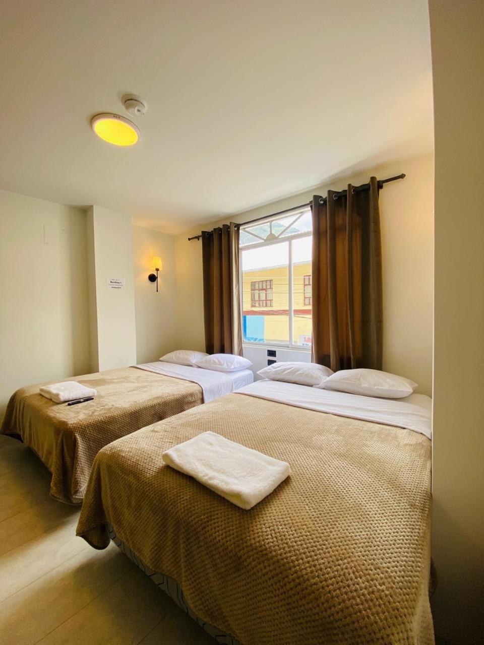 Hotel Bombay بانيوس المظهر الخارجي الصورة