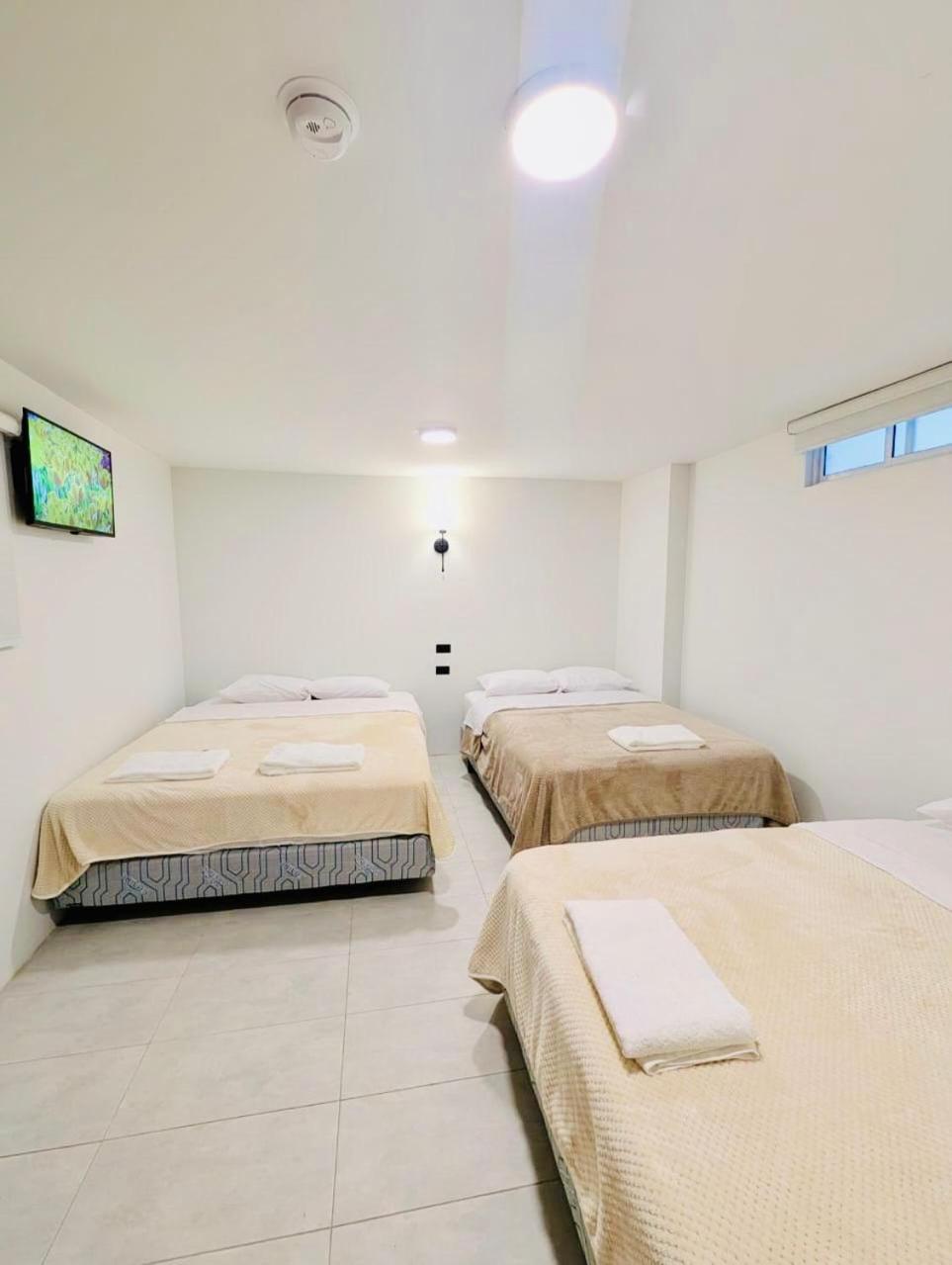 Hotel Bombay بانيوس المظهر الخارجي الصورة