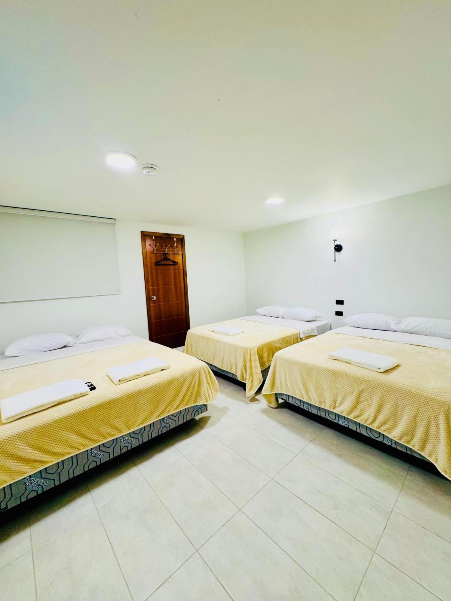 Hotel Bombay بانيوس المظهر الخارجي الصورة