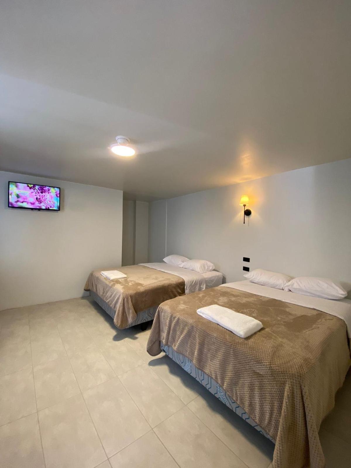 Hotel Bombay بانيوس المظهر الخارجي الصورة