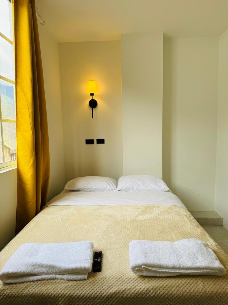 Hotel Bombay بانيوس المظهر الخارجي الصورة