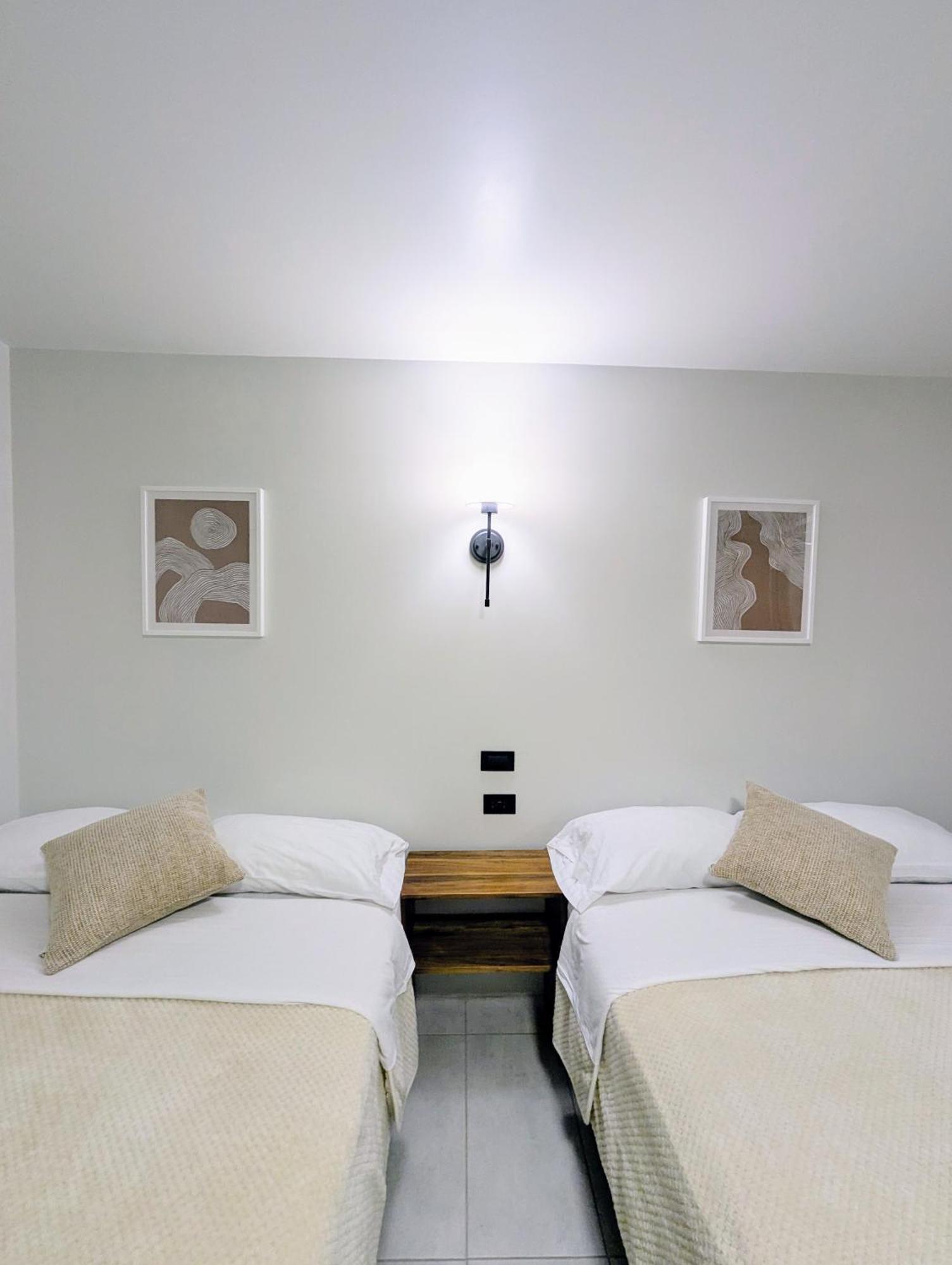 Hotel Bombay بانيوس المظهر الخارجي الصورة