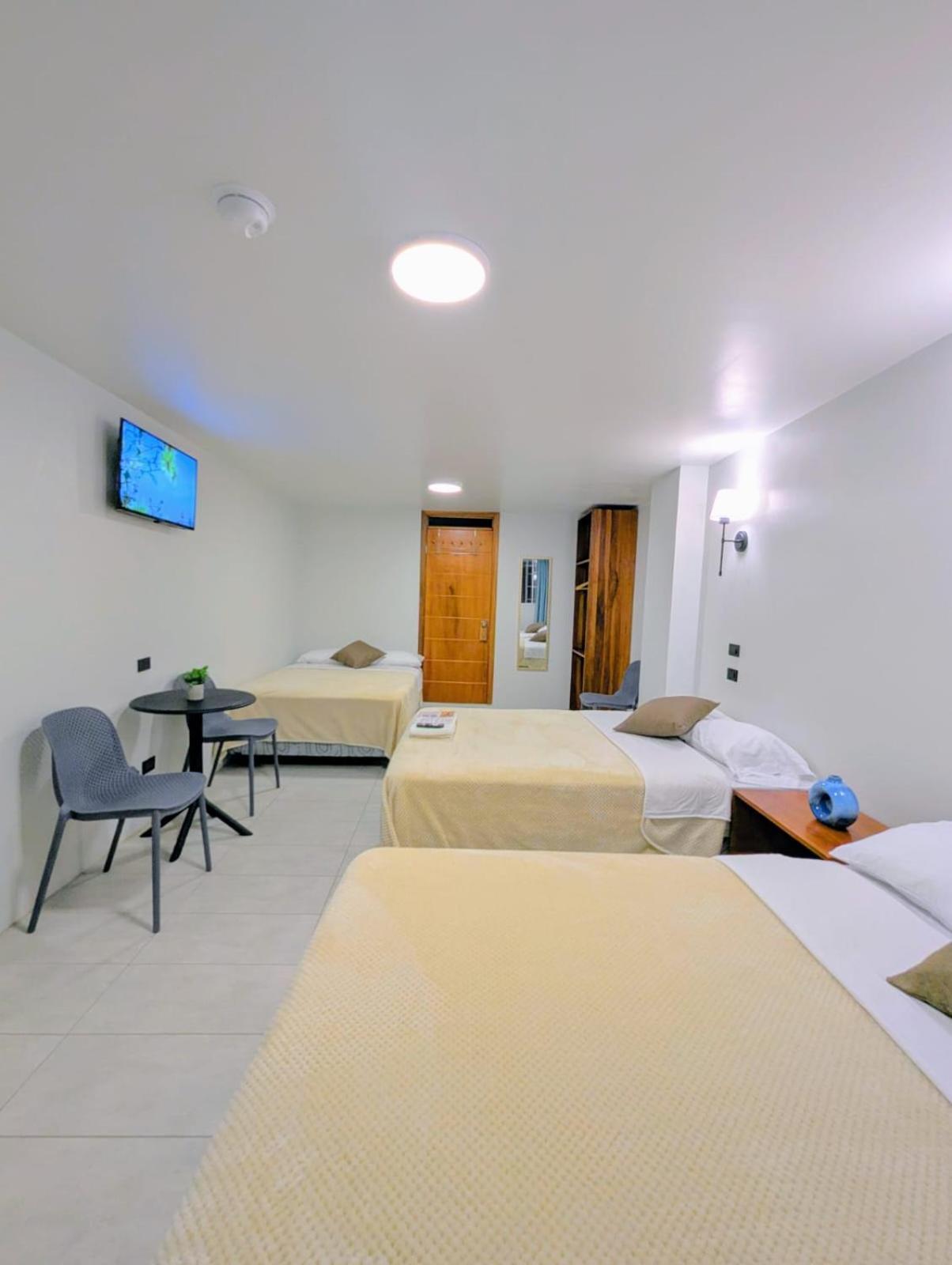 Hotel Bombay بانيوس المظهر الخارجي الصورة
