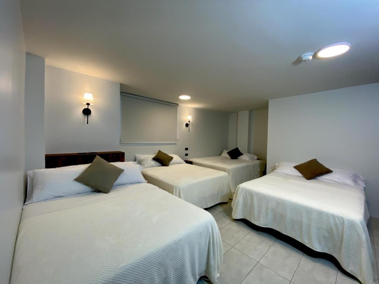 Hotel Bombay بانيوس المظهر الخارجي الصورة