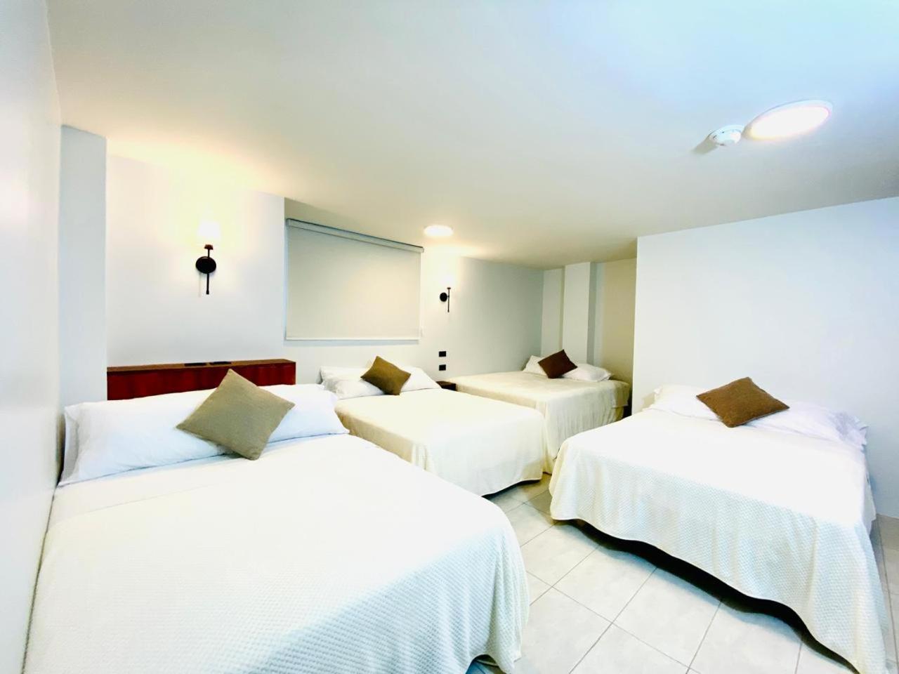Hotel Bombay بانيوس المظهر الخارجي الصورة