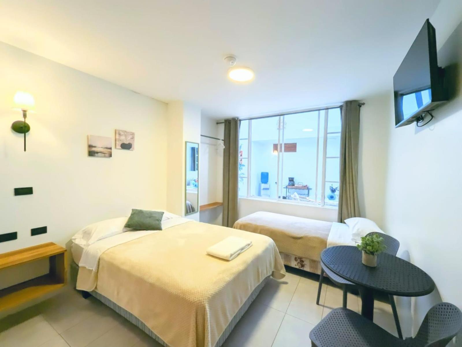 Hotel Bombay بانيوس المظهر الخارجي الصورة