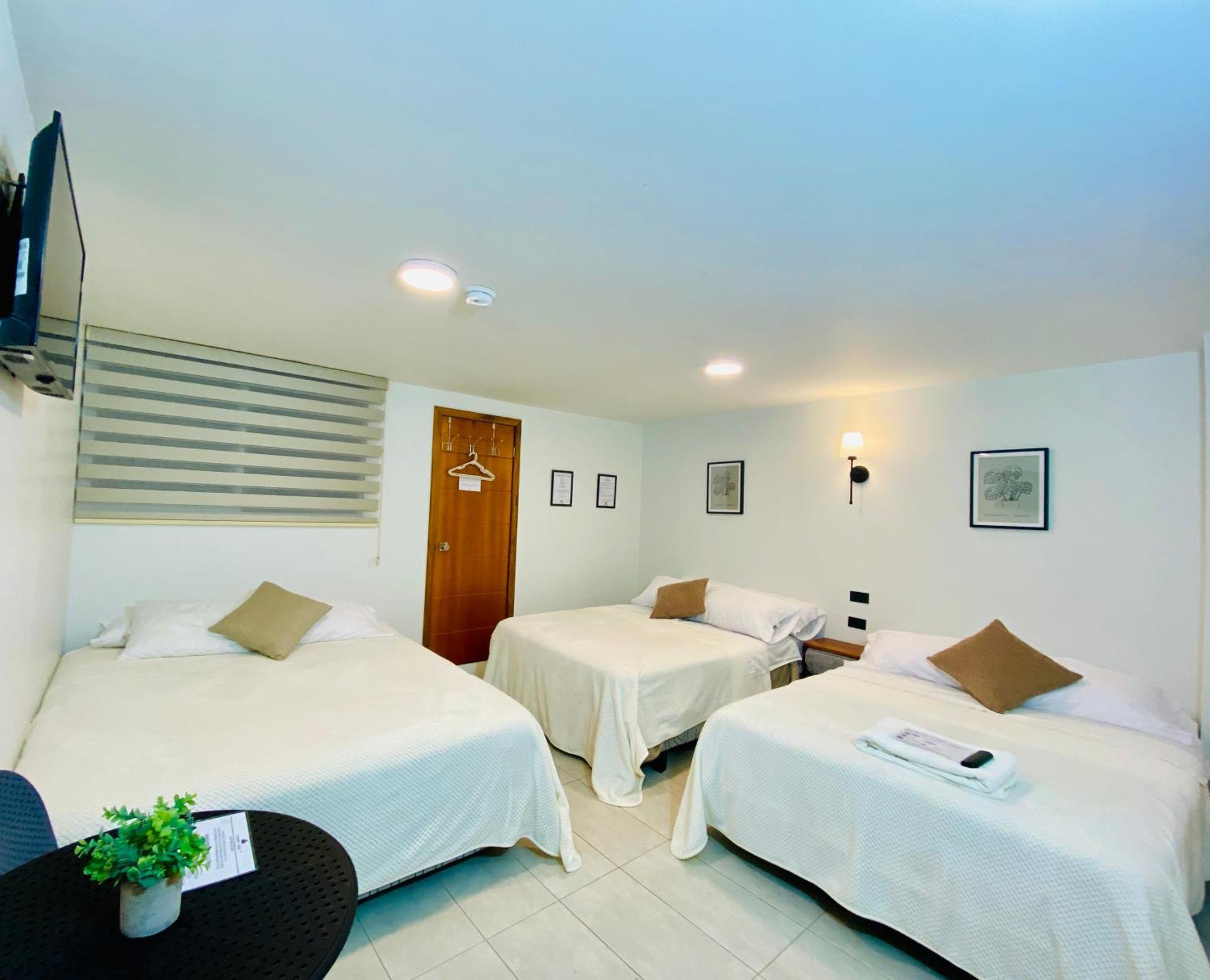 Hotel Bombay بانيوس المظهر الخارجي الصورة